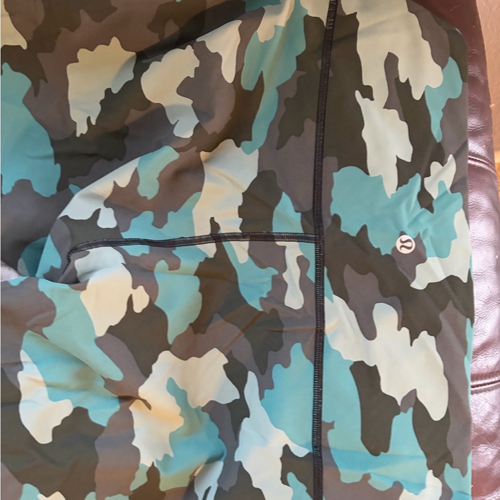 Lululemon Wunder Under Camouflage Leggings 25” inseam, size 12